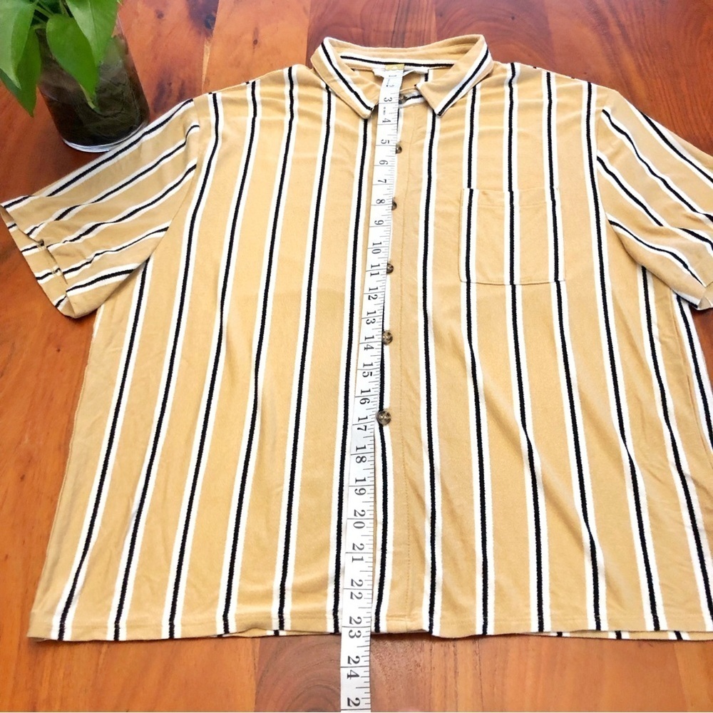 Double Zero Pastel Yellow Stripes Short Sleeves Button Down Shirt Blouse. Medium - Picture 8 of 12